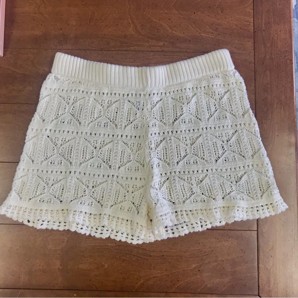 Time and Tru Women's High Waist Crochet Shorts - Cream - Picture 6 of 6